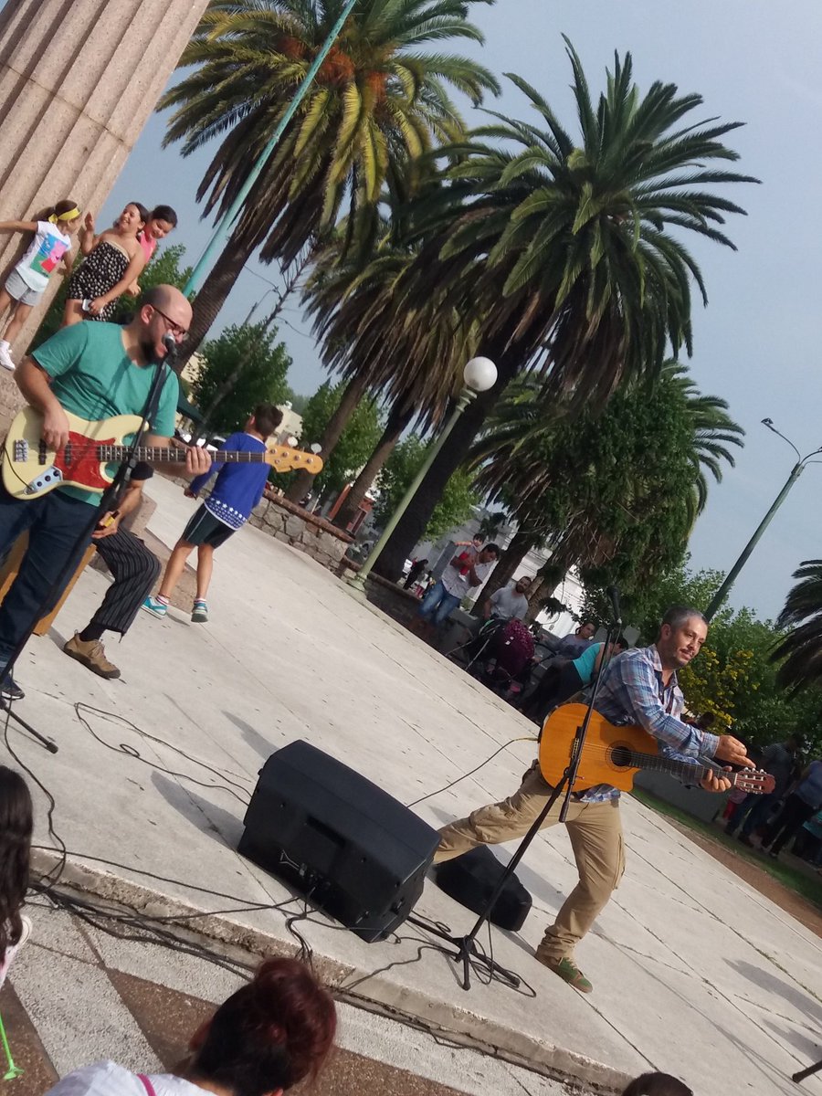Mides_RN's tweet photo. 📍 llegada en plaza Artigas y cierre artístico con @FabianMarquisio. Gran apoyo de jóvenes del #ProgramaVoluntariado de @midesuy Lucila y Juanpi en la animación.
Caif la mejor propuesta educativa y de @cuidadosuy para la #PrimeraInfancia porque #JuntosCuidamosMejor https://t.co/M2Hx9oIGlp