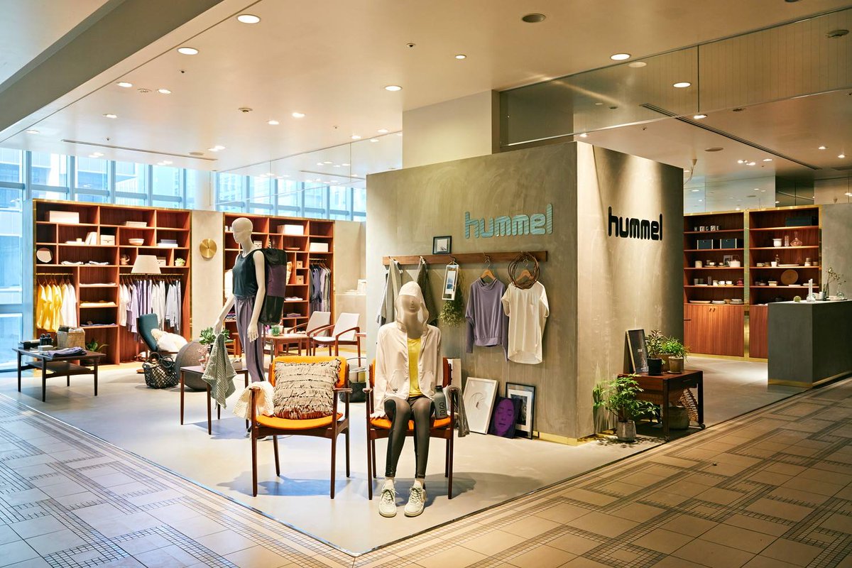 Til meditation Anonym banner hummel on Twitter: "Scandinavia x Japan. hummel has opened its first  women's store in Tokyo with focus on yoga, training and Danish x Japanese  atmosphere ➡️https://t.co/2o1JIQQFZh https://t.co/4GfokTM3yl" / Twitter
