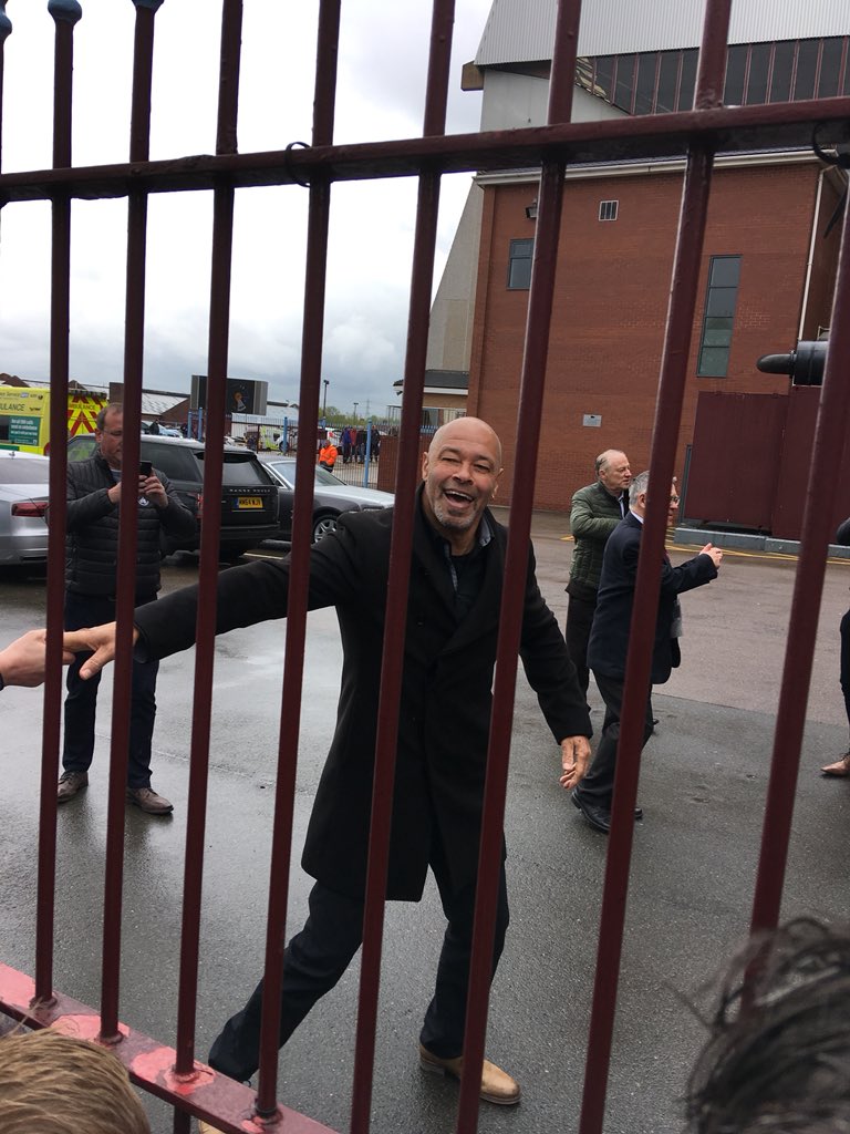 ebgeeb's tweet image. What a treat to see the legend that is @Paulmcgrath5 at #avfc today!