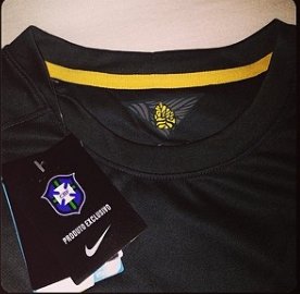 FootinhoWorld's tweet photo. A gentle #reminder on the #GiveawayAlert . One more glimpse of the #beautiful #firstcopy - #Brazil third kit #jersey ( #FIFA18 edition) - Make sure your #elligible in this #Competition by a first a #follow to @FootinhoWorld and a #retweet. More #pictures to follow. Stay Tuned! https://t.co/YC5RVFHFrn