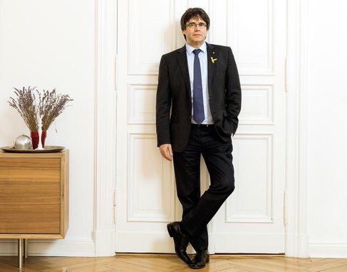 josepalay's tweet photo. El President català Carles Puigdemont @KRLS ha esdevingut a Europa un referent en la defensa dels drets humans reconegut per gran part de l’opinió pública europea. La República Catalana a primera línia https://t.co/xS1ctMydUj https://t.co/WolnLTvcQj