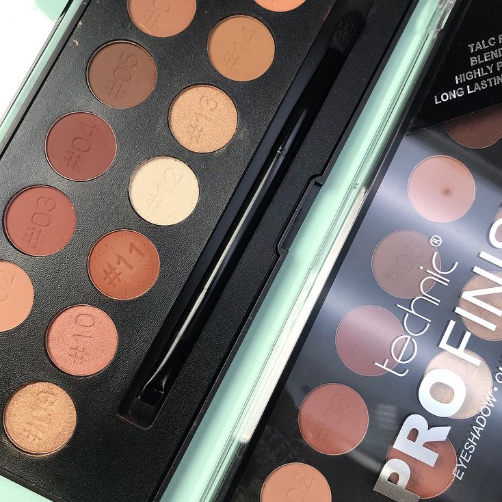 techniccosmetic's tweet photo. Pro Finish Toffee Edition Palettes ✨ Professional quality, 16 talc free shades, highly pigmented and easy to blend! #TechnicPro https://t.co/BEdSwh7cj3