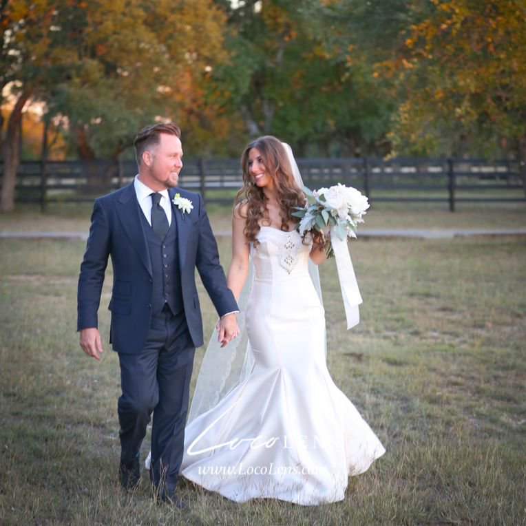 mloconto's tweet photo. I mean where do I even start with these two!!! They are contagious!!

austinweddingphotographer#austinweddingr#weddingphotography#atxwedding#austinweddings#texaswedding#justengaged#hillcountry#hillcountrywedding#weddinginspiration#weddingvenue#gettingmarried#weddinginspo https://t.co/Qrt4uOgcmw