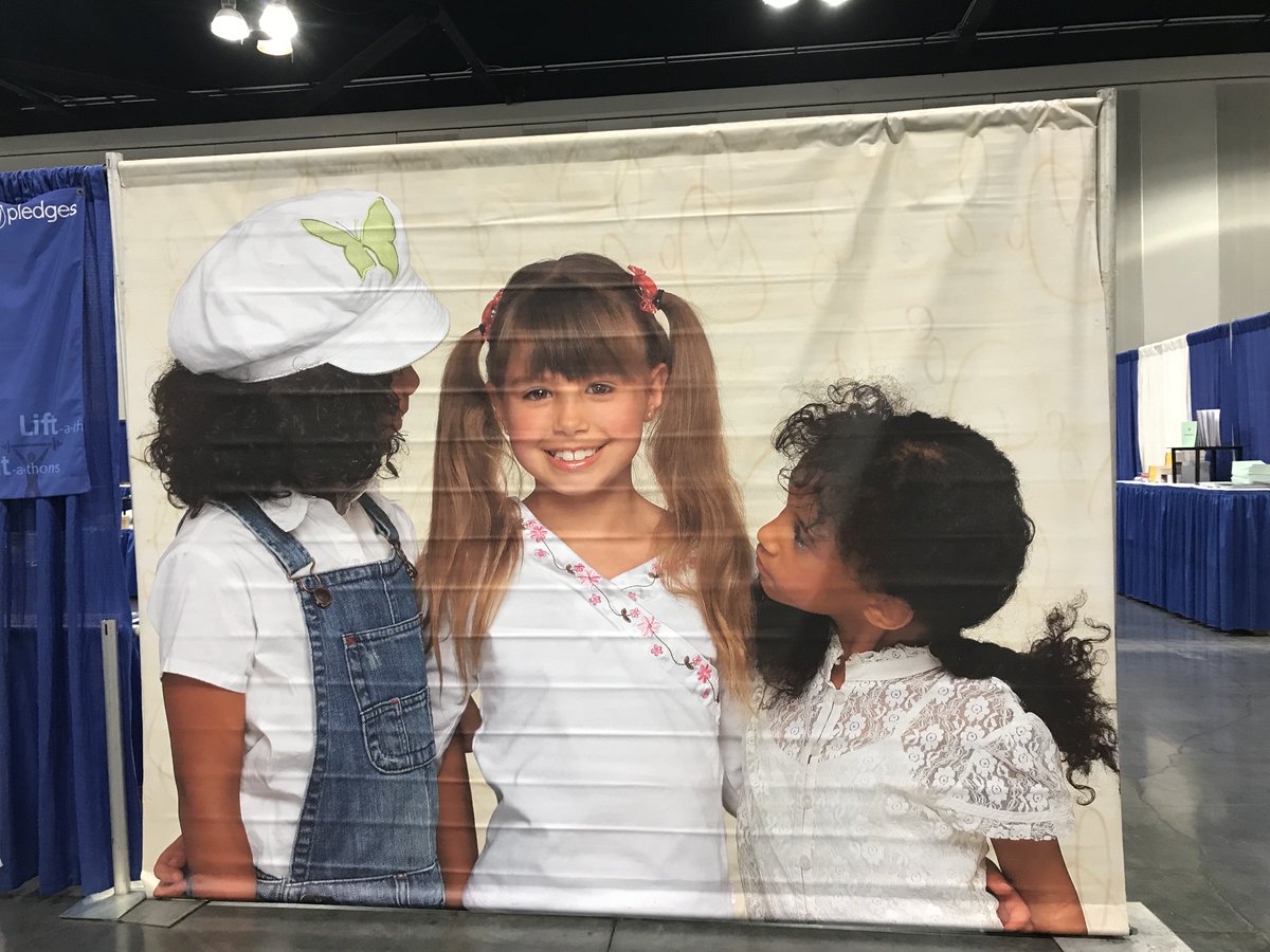 Tiffe510's tweet photo. @CaliforniaPTA It’s bad enough that we don’t see many diverse pics at Convention and when we do it’s black girls in awe of this white girl? #NotCool #Pta4Kids #DiversityMatters https://t.co/IcpG7c4fs5