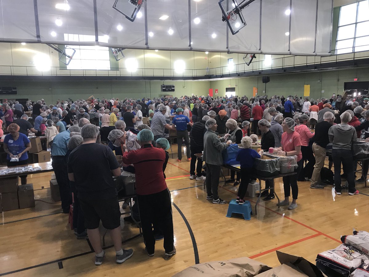 RichNye13's tweet photo. Making meals, making an #IMPACT. Finish off by sampling the product. It’s good 😋. #MPCCCTW @mpccgreenwood @packawayhunger https://t.co/2rErYc3bUw