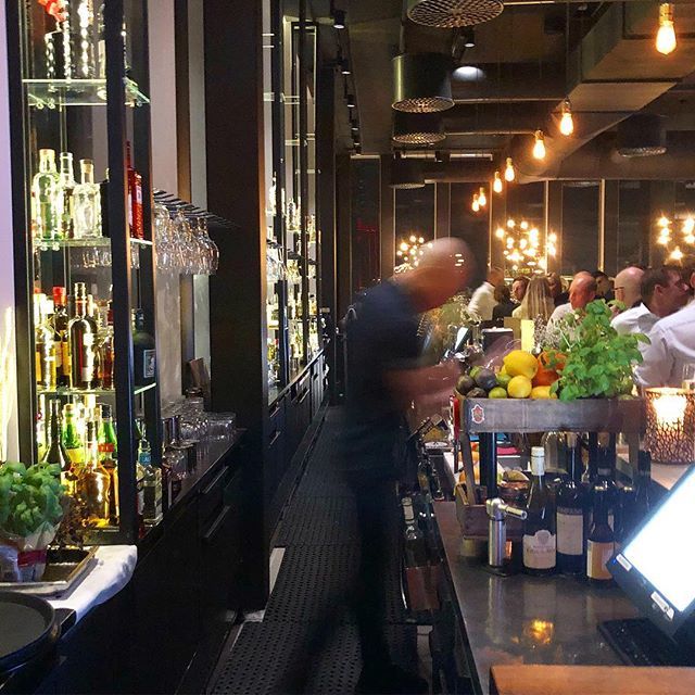 ChrisElward's tweet photo. 🥃 #weekend https://t.co/ga01I7GioR https://t.co/j48O85JGRp