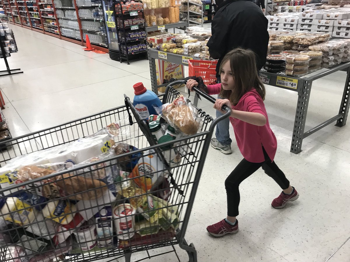 CoachFalc's tweet image. When shopping for OL dinner at  @CoachFalc house, pushing an increasingly heavy cart counts as a strength and conditioning session #SledPush #LargeHumans #GoBoxers