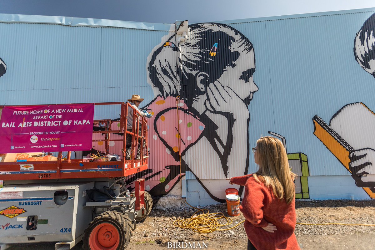 winetrain's tweet image. RT @birdmanphotos: @bumblebeelovesu working on his mural for @napa_rad @winetrain curated by @ThinkspaceArt #radnapa #thinkspaceprojects #winetrain #bumblebeelovesyou #birdmanphotos