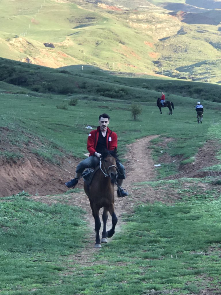 ofarukcaliskan's tweet photo. Dediler ki daha önce bindin mi? 
Dedim ki “men Türkem” 
Kenara çekil Avrupa dört nala geliyoruz :) 🐎🐎🇹🇷🇹🇷

#EYCM2018
#TRC https://t.co/MFeactlWGQ