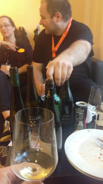 a_beyl's tweet image. Nette Weinprobe mit @ChrHaendel beim #t3cs