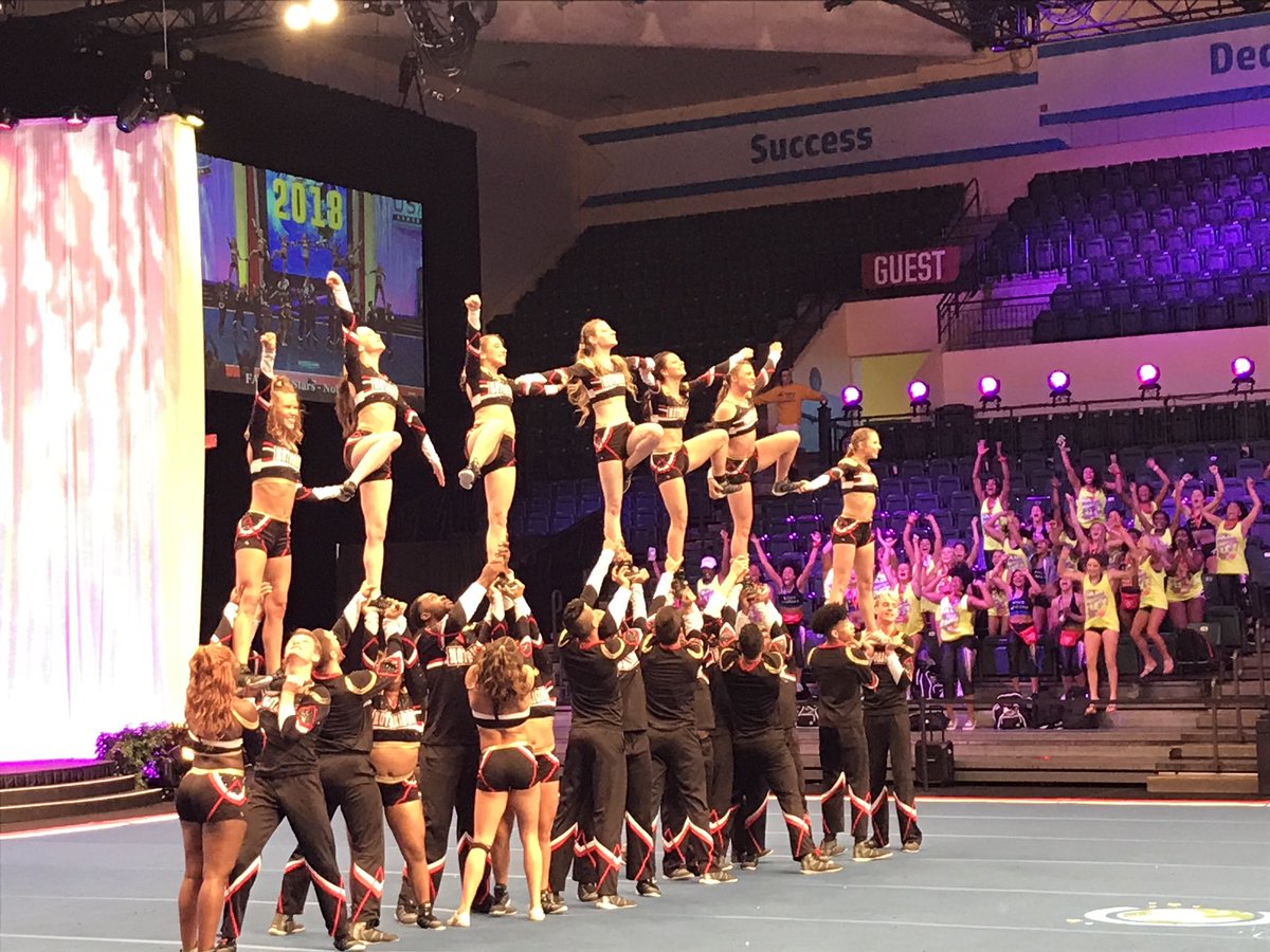 CheerTheory's tweet photo. FAME All Stars Notorious just LIT the House uppp! 🔥 #FieldHouse #Worlds2018 https://t.co/4lkeEGWb7Q