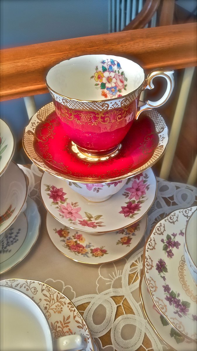 LindaPDIB's tweet photo. #TulipsAndTeacupsForACure Preorder tulips for Mom/someone special @BySharpeDesign 576-7293 Shop for a vintage teacup when you pick up your tulips May 11-12. All teacup proceeds + 25% tulip purchase in support #PinkDaysInBloom @CancerSocietyNL #AFutureWithoutBreastCancer #GrowHope https://t.co/hea66Fdonv