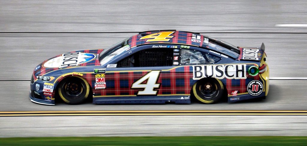 Tamara4TheWin's tweet photo. BEST. PAINT. SCHEME. EVER. IN. @NASCAR. ‼️ Obsessed with the crew’s uniforms too! AND THE CAR IS ROCKET!!
@KevinHarvick @RodneyChilders4 @BuschBeer @TalladegaSuperS @NASCARONFOX @FordPerformance @StewartHaasRcng
#4TheWin #FearThe4 #BUSCHHHHH #FlannelOff
#WhereCanIBuyPlaid4Stuff https://t.co/ix5p9D89GU