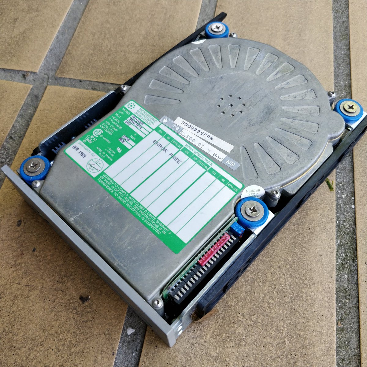 jpetazzo's tweet photo. RT if you've stored data on one of these https://t.co/eVj7BxVFsl