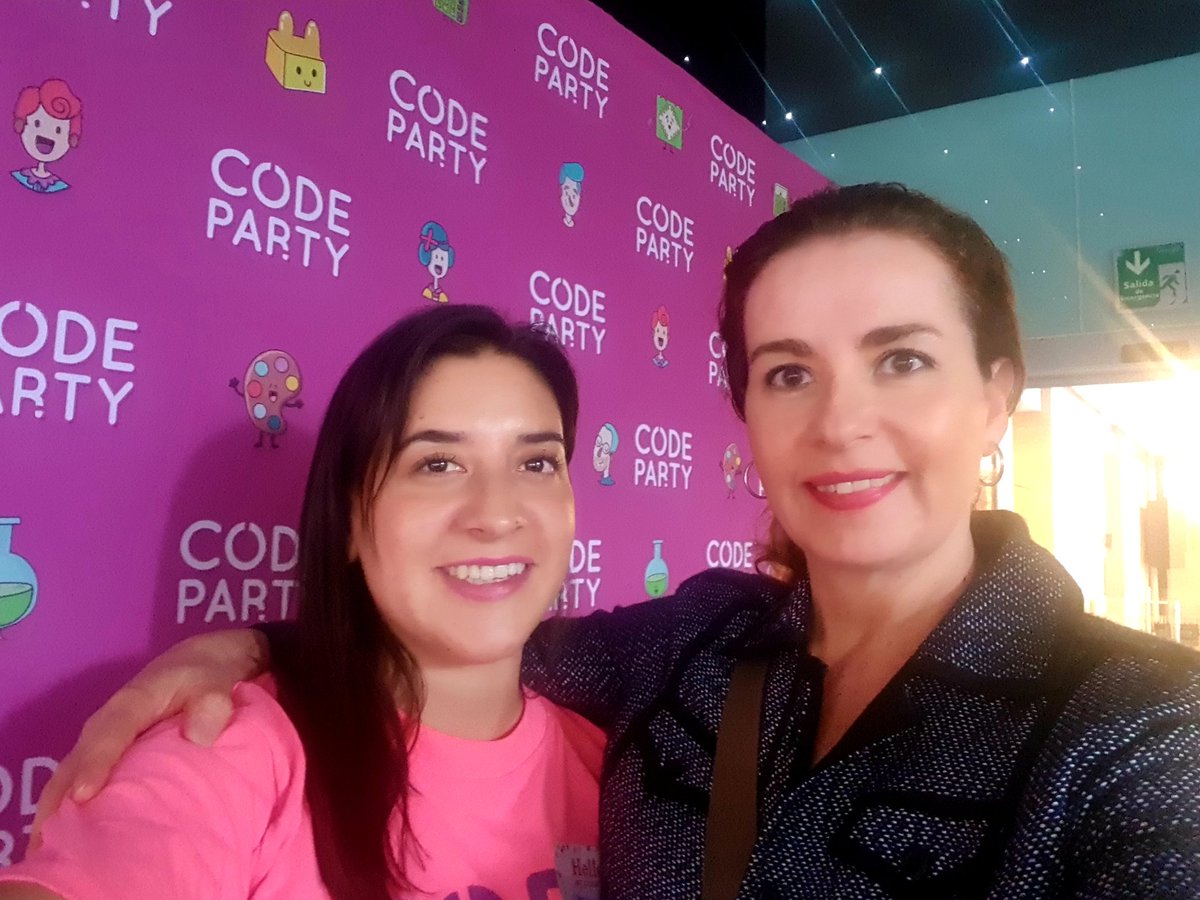 ingridmotta's tweet image. Divertidisimo festejar tu cumple en #CodeParty queridísima @danyglz  🥂🍰🎂. @codepartymx