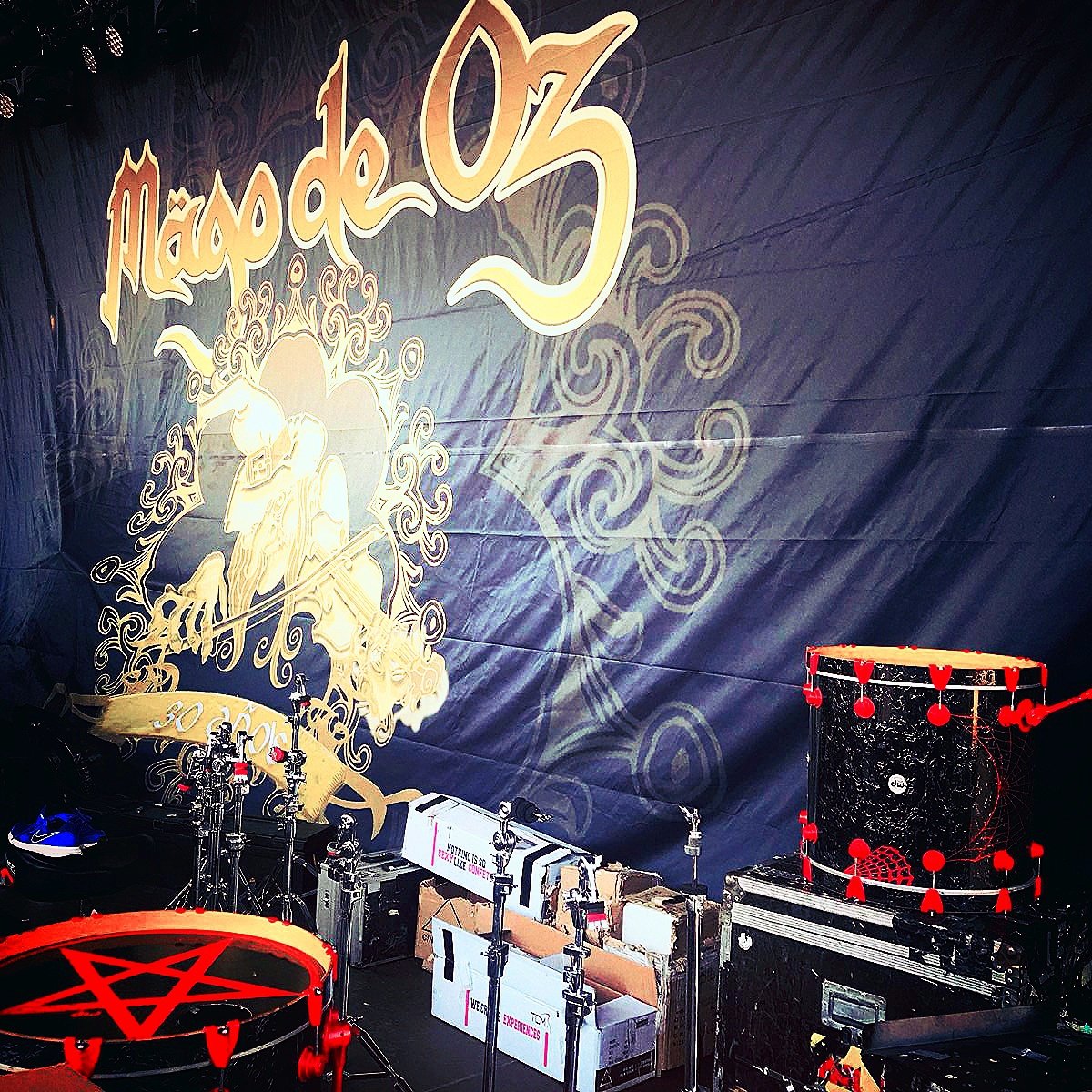 MAGODEOZOFIC's tweet photo. Todo preparado para esta noche!!! Comienza la gira!!
😎
Hoy:
Figueres (Girona)
Lugar: Barraques de Fiestas
Hora: 23 horas
StayOz!!!🤘
#figueres #girona #30añosmagodeoz #conciertos #heavymetal #heavy
#StayOz #MägoDeOz #magodeoz2018 #hastaqueelcuerpoaguante https://t.co/RHlS6i1hZx