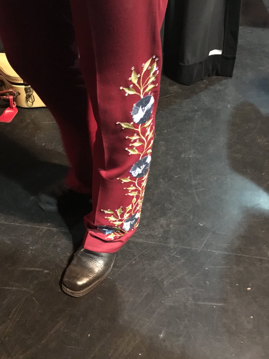 RosieRiveters's tweet photo. @jimlauderdale1 has the BEST pants at @MerleFest We’re super jealous 😍 #merlefest #merlefest2018 #northcarolina https://t.co/tci1Pjtzx3