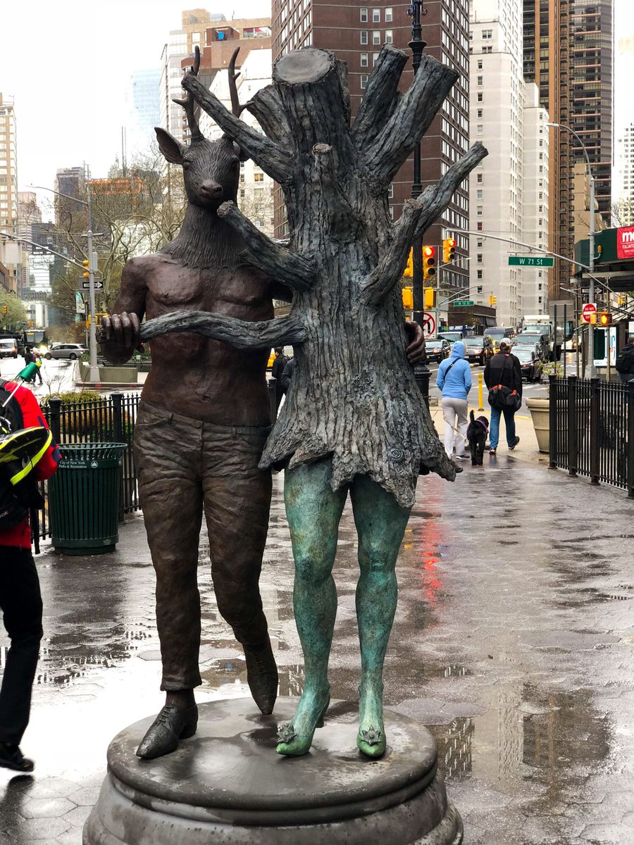 One never knows who one might pass on the streets of NYC. 

#urbanart #ArborDay2018 #ArborDay #streetsofnyc #sculpture