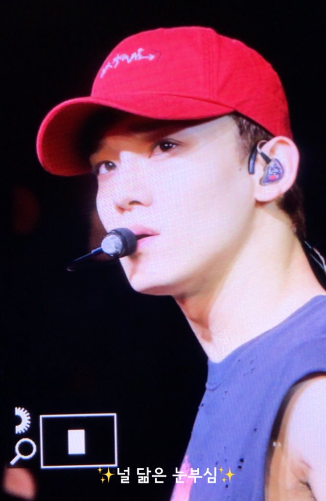 EXOGlobal's tweet photo. [PREVIEW] 180428 Chen @ The ElyXiOn in Manila
Cr. dazzling_921412

#PremiosMTVMiaw #MTVBRKPOPEXO @weareoneEXO https://t.co/QaVqHacLwE