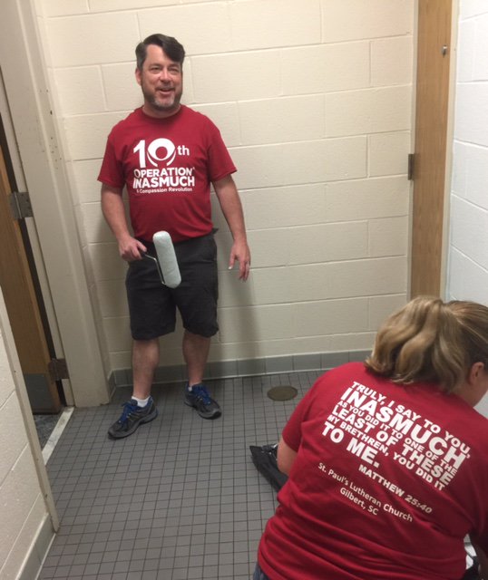 PHeathBranham's tweet photo. Our student bathroom makeovers are getting a huge boost today from the Gilbert faith community. Our students and staff say THANK YOU for BEING difference-makers! #StPaulsLutheran #ShilohUMC #GilbertUMC #FirstCalvary #GoodNewsClub
@GESIndians https://t.co/4QfMbKg932