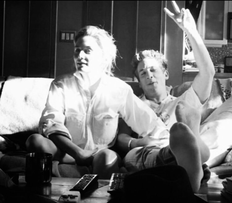 𝙲𝚘𝚏𝚏𝚎𝚎 𝚊𝚗𝚍 𝚌𝚘𝚞𝚌𝚑 𝚌𝚛𝚊𝚜𝚑𝚒𝚗𝚐 𝚠/ 𝚋𝚊𝚋𝚢. 📸𝙲𝚛𝚎𝚍𝚒𝚝- {@BornTcSin}