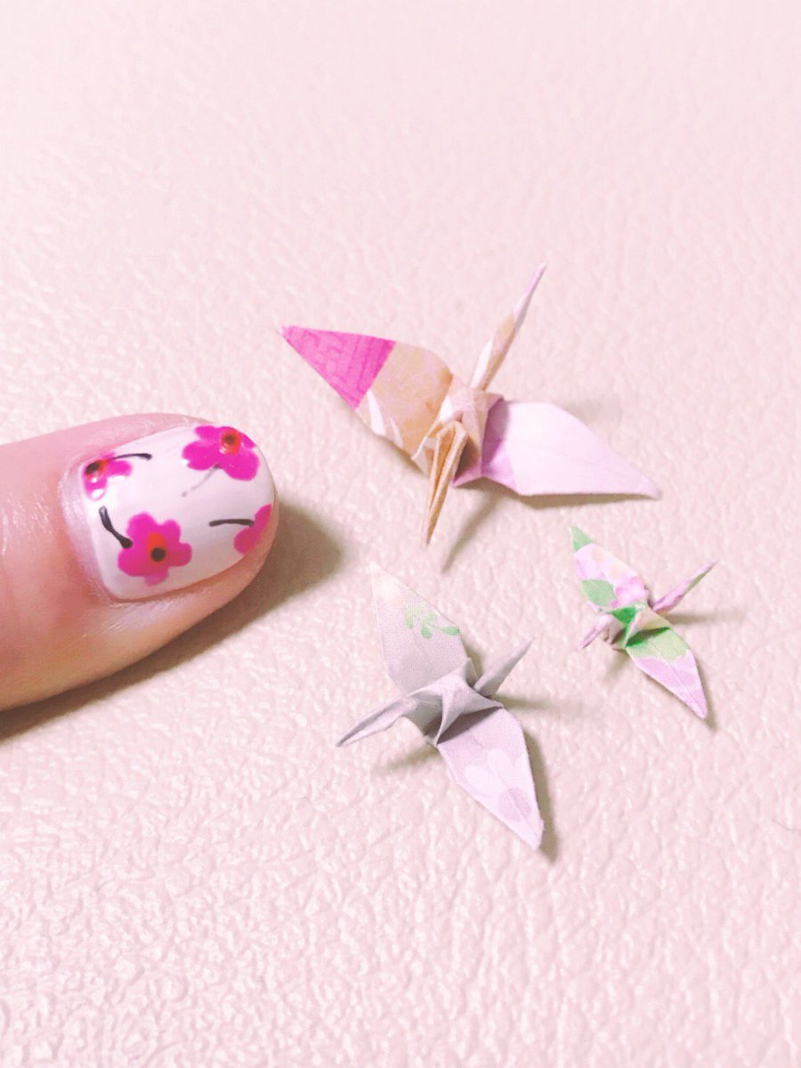 Uzivatel ネイルアーティスト 荻サエコ Na Twitteru 1 9cmのミニ折鶴とネイルのコラボ