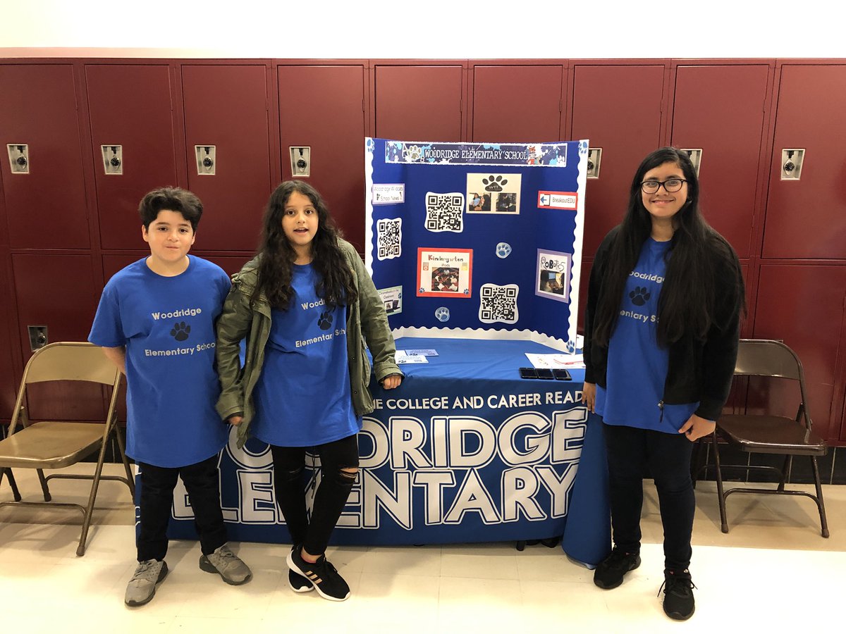 woodridge_elem's tweet photo. The Tech Team is ready to present our showcase! #iCommunity2018 https://t.co/RSlAvgWeeQ