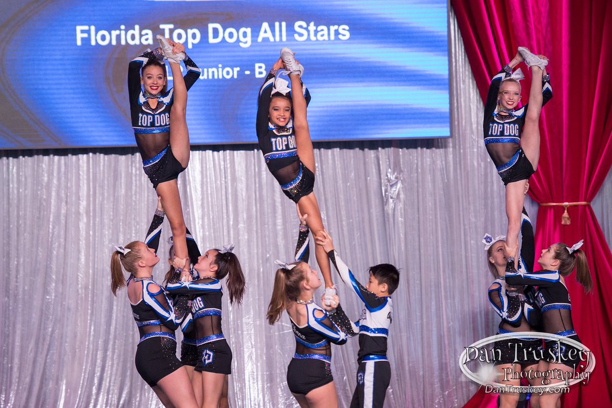 We hope everyone had a #FrostyFriday yesterday! Only one more week until SUMMIT! ❄️💙