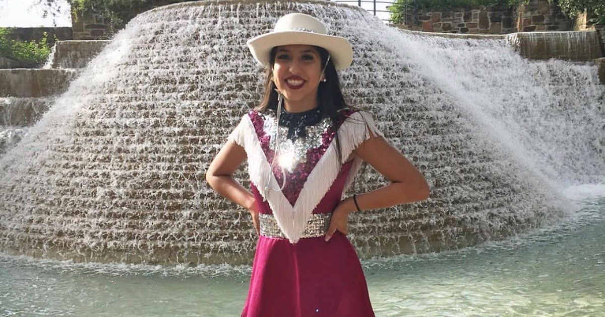 MomsDemand's tweet photo. Clarissa Riojas, 18, was set to graduate from high school and planned to go to college but was shot to death by an ex-boyfriend. 

Clarissa joins the 50 women, on average, who are shot and killed each month by a former spouse or boyfriend in the U.S. https://t.co/J1eUn9Xz9V https://t.co/gOJfRV8P1e