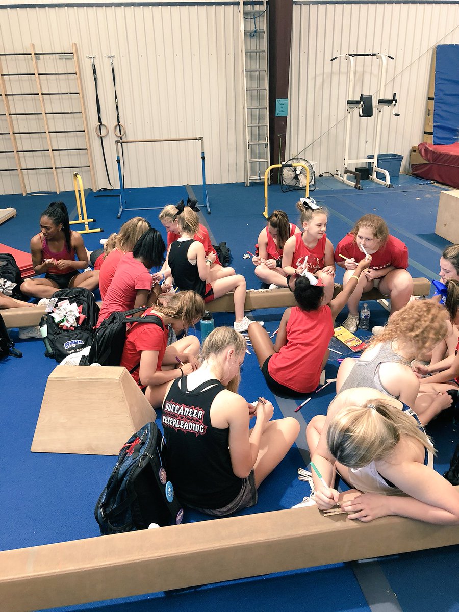 Fire_Rays1's tweet photo. Team bonding after practice 🖍😁 #WeLoveOurTeam https://t.co/DCCatfVXSh