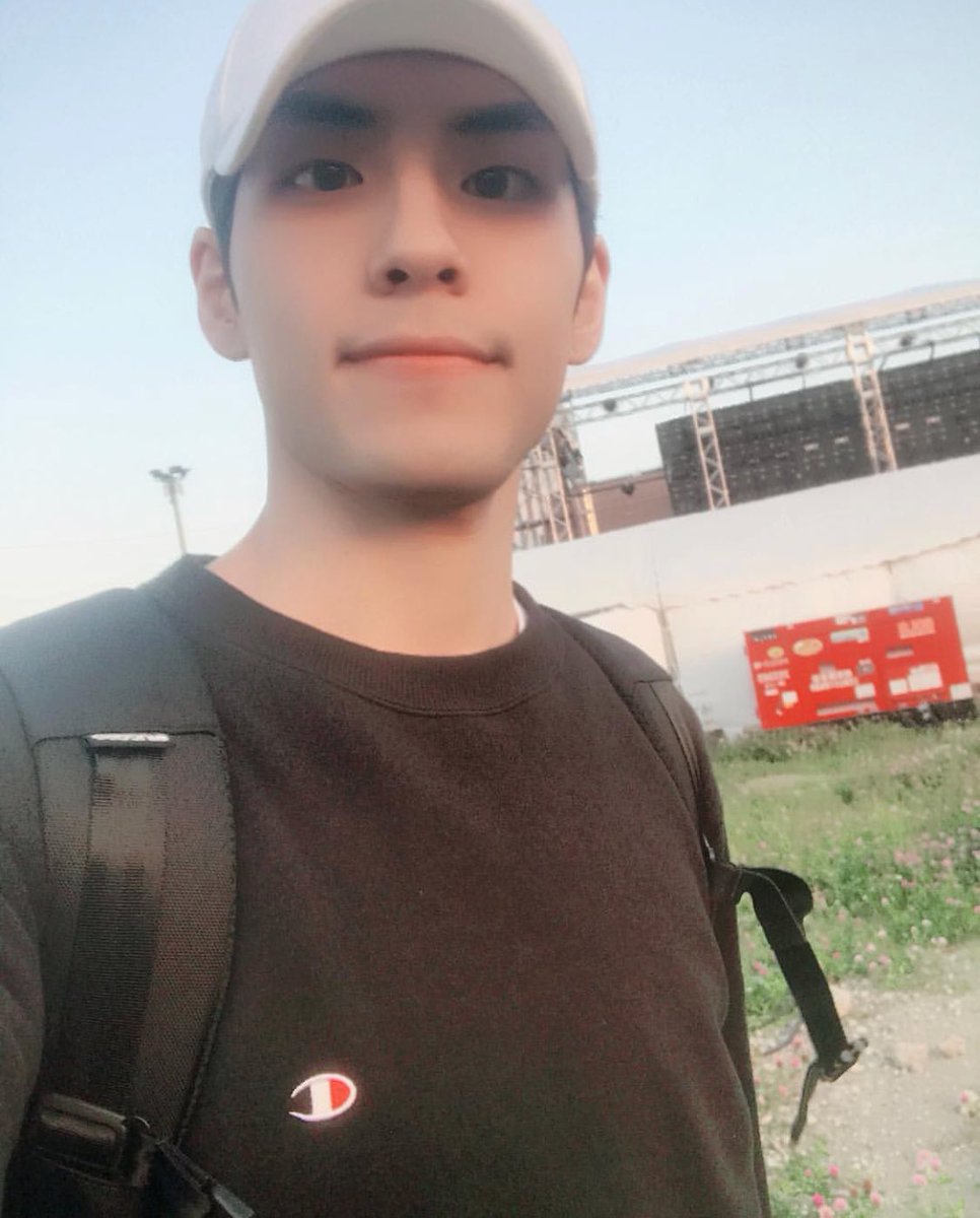 cherisher0428's tweet photo. 😭너무 예뽀😭 https://t.co/HAsAxrk67o