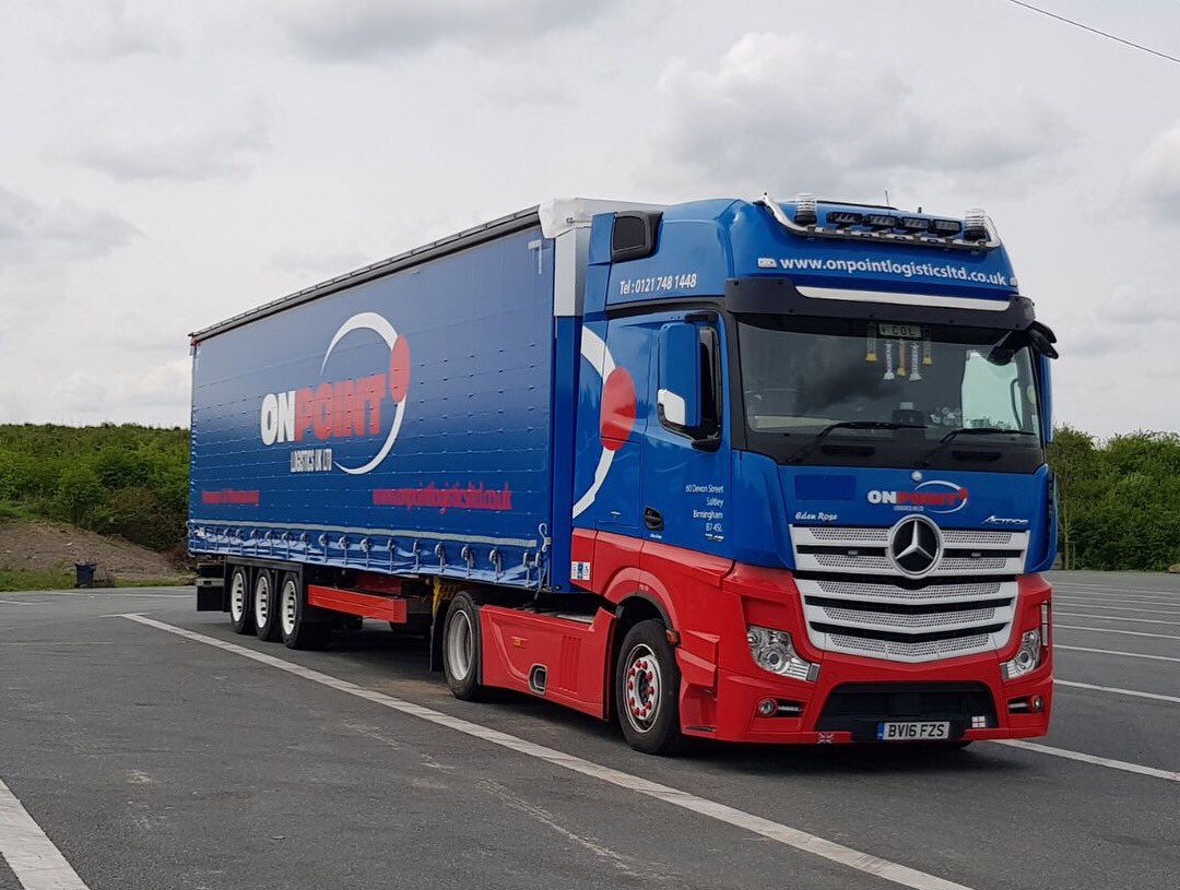onpointlogltd's tweet photo. Onpoint Mega Euro curtain trailers internal height 3 meters with sliding roofs XL standard for full load security rear loading ramps for any trolleys or flight cases please call for for a quote #onpointlogistics #megatrailers #expo #eventlogistics #slidingroof https://t.co/5n07Sjvo2o
