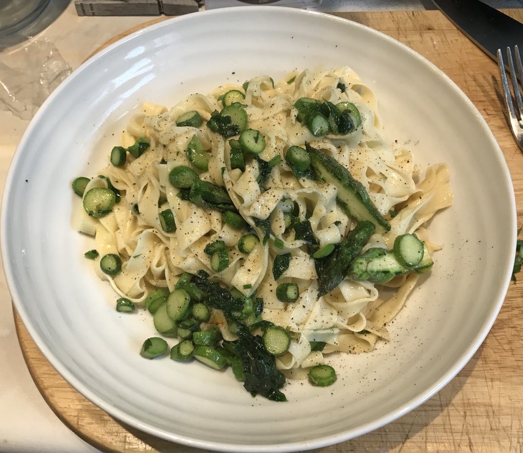 LeanerMeUK's tweet photo. Irresistible urge to make pasta today. It’s far less time-consuming than people think. This is about 15mins work, including chilling the dough.  Simple with asparagus, butter, salt &amp; pepper. https://t.co/cnRF8k0xC3