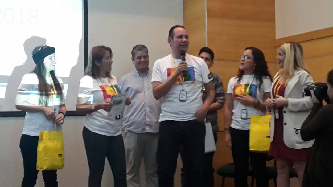 GomezMarcos's tweet photo. @AIV_RedUCLA y @jorgenvzla reciben reconocimiento en el #ForoN18 por su destacado activismo a favor de los casos del Maratón de Cartas 2017 #WriteForRights
Ustedes son ejemplo de cómo se puede actuar ante las injusticias. Gracias por dedicarse a la defensa de #ddhh https://t.co/CdLFJhunBr