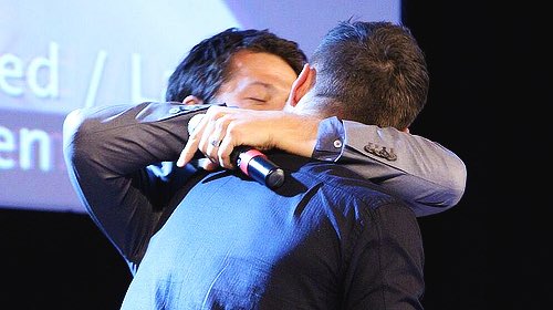 bestofjackles's tweet photo. 💙💚 https://t.co/FxoEv0ExP8