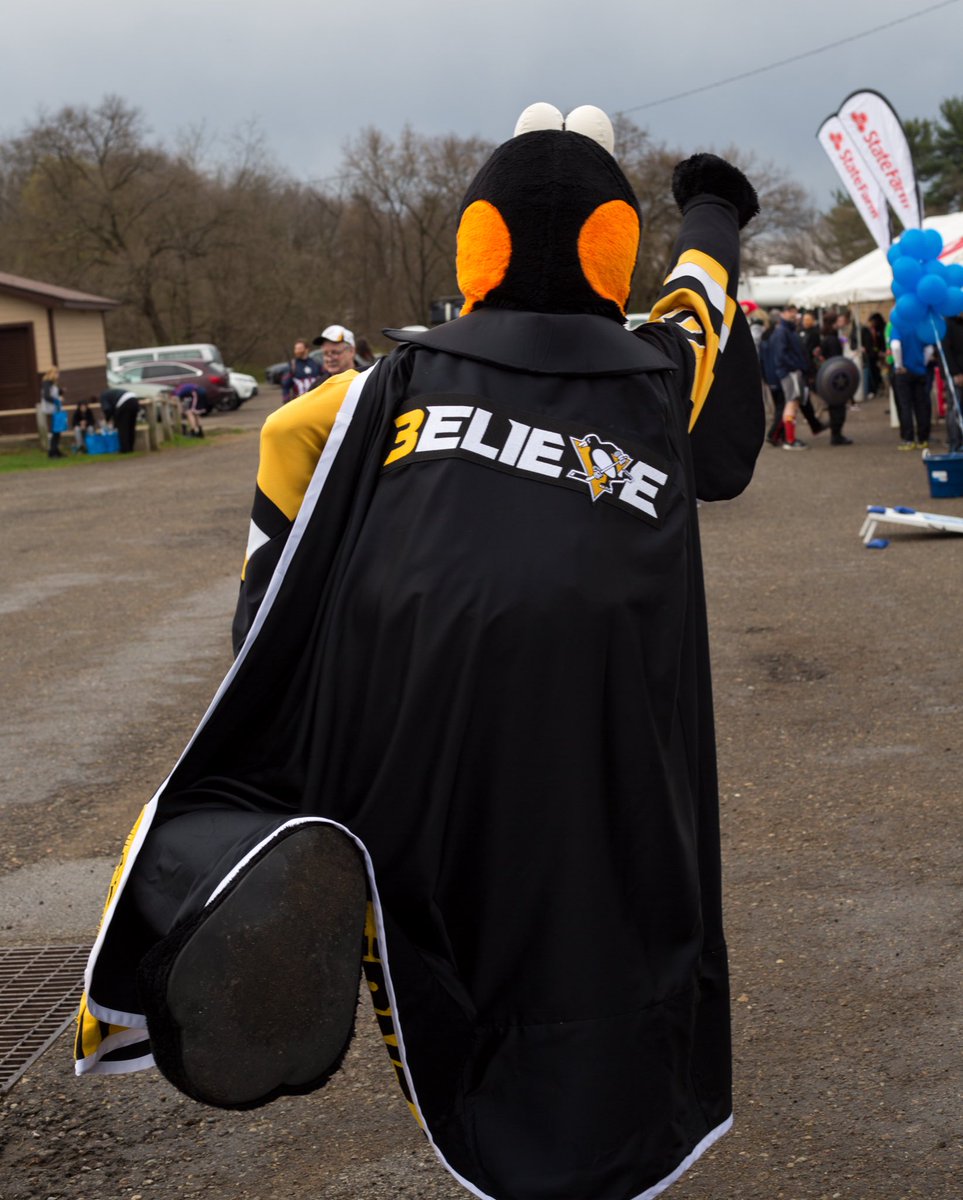 penguins's tweet photo. Iceburgh to the rescue!

Earlier today our favorite mascot joined in for the @SuperheroPGH Run benefiting CASA of Allegheny County. https://t.co/Dw9qEiXxnt