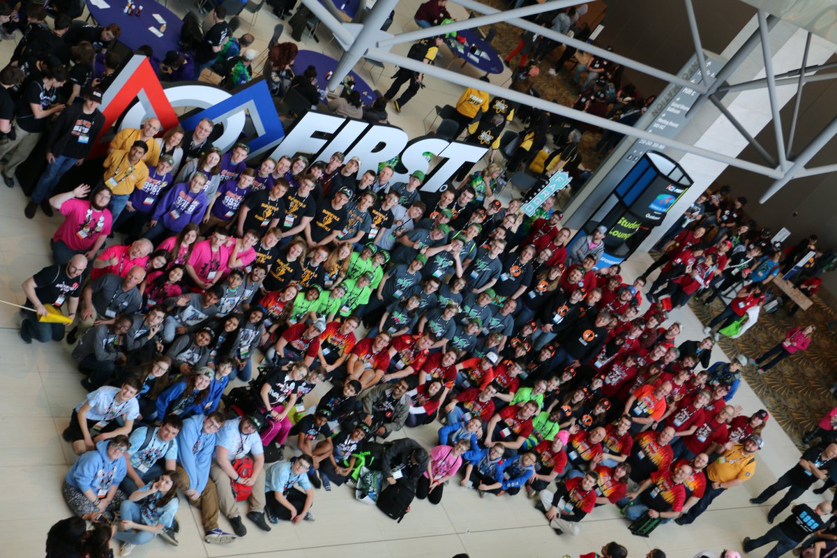 PatrickOBarnes's tweet photo. Amazing day yesterday connecting with 17 @JohnDeere supported teams with 25+ volunteers at #FIRSTChamp Detroit!  #MoreThanRobots #JDInspire https://t.co/0BDnUny0VC