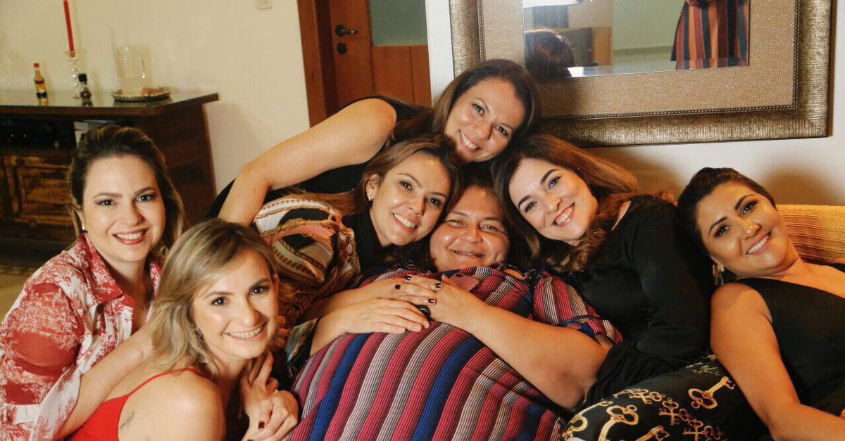 rachelmoreiraac's tweet photo. Das coisas que quero levar pra toda vida... vcs no meu coração! https://t.co/fqbzi9Yi4G