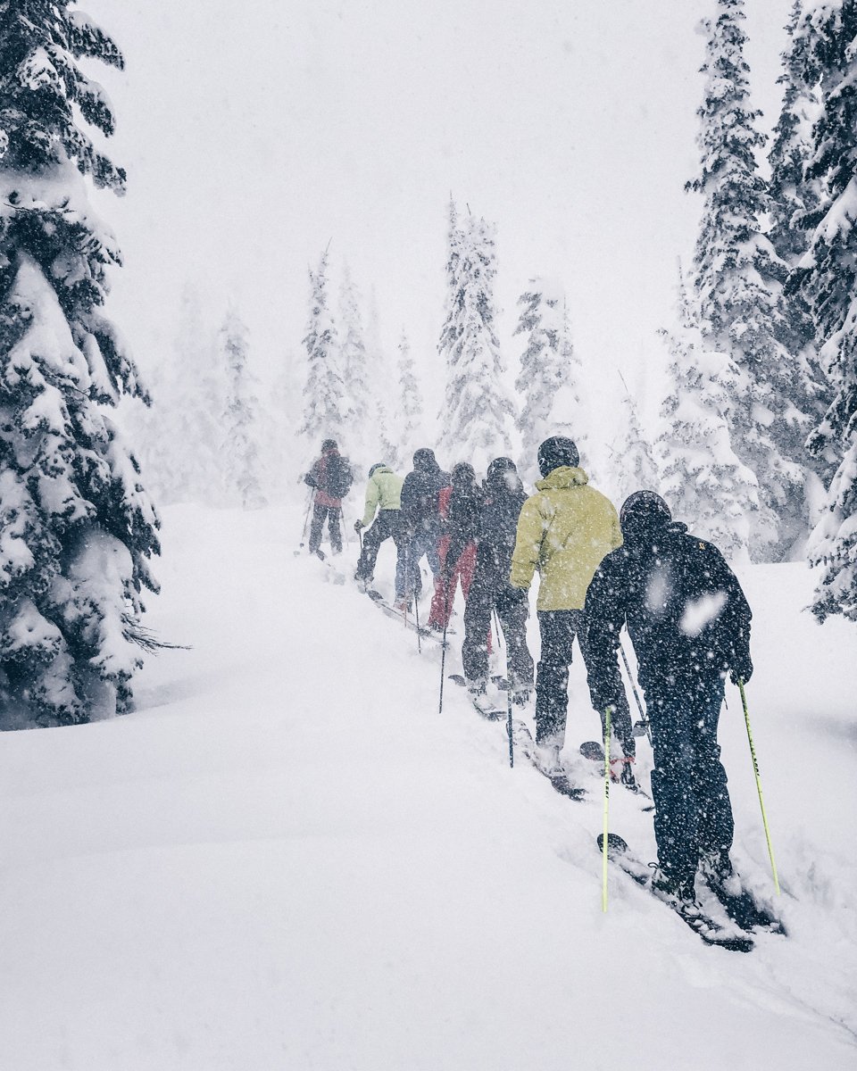 Follow the leader. #fitforthelongrun #nordica #powday Selkirk Powder Guides