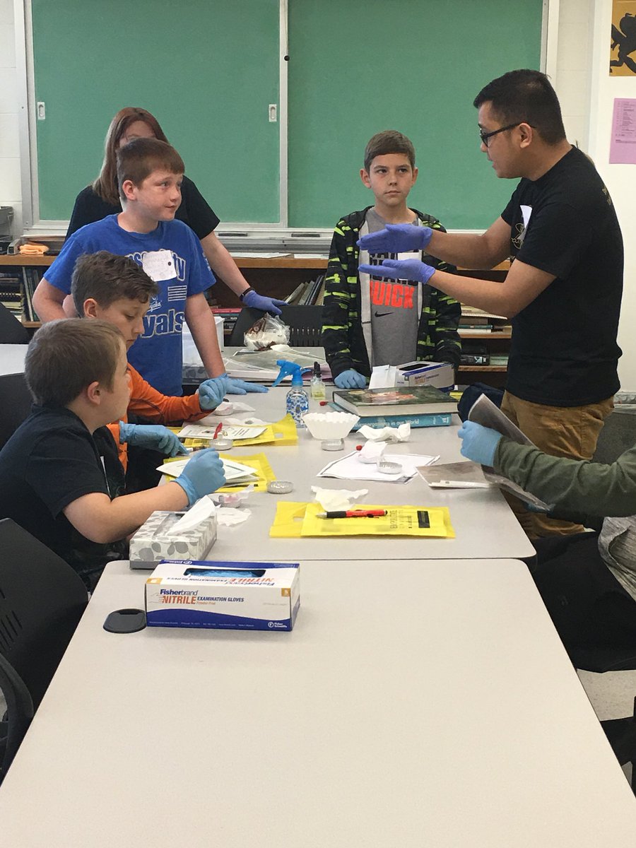 ESU4n6science's tweet photo. CSI 101 at ESU today! Our MSFS students are doing an enrichment camp for local 3rd-8th graders. @ESU_LAS_DEAN https://t.co/Uy6IdyenU3