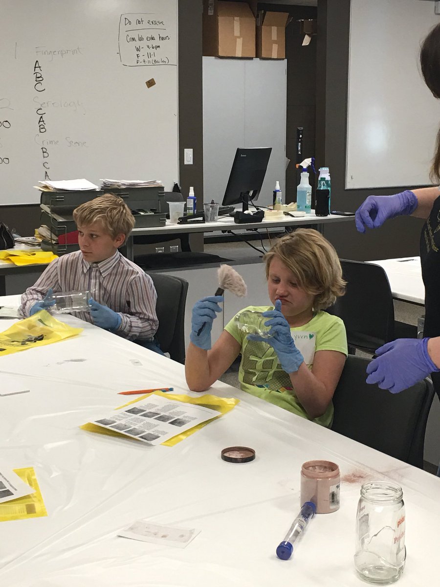 ESU4n6science's tweet photo. CSI 101 at ESU today! Our MSFS students are doing an enrichment camp for local 3rd-8th graders. @ESU_LAS_DEAN https://t.co/Uy6IdyenU3