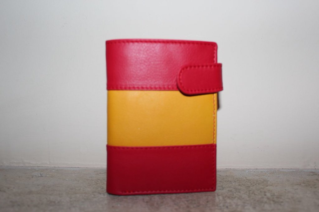 Carteras Ajoli 58 contacta con nosotros