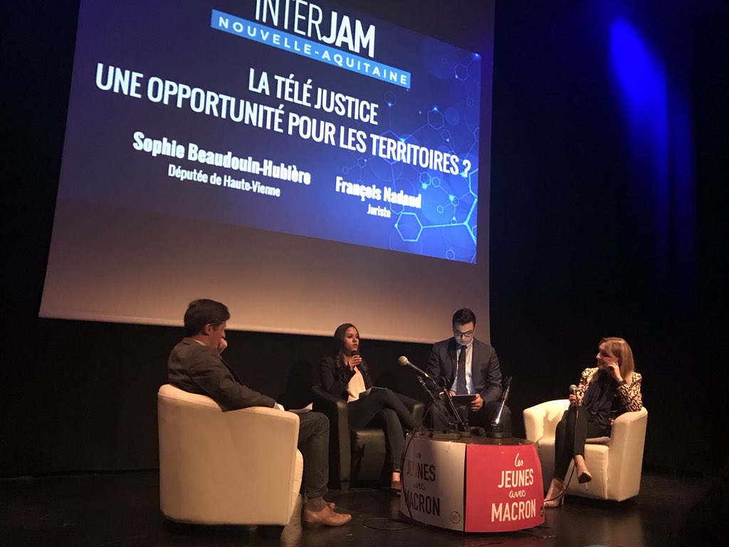 Jeunesenmarche's tweet photo. Le numérique au service de la médecine, de la culture, de la justice, de l’agriculture et de la démocratie participative : échanges riches sur l’innovation dans nos territoires à l’ #InterJAMLimoges 🌾📈
Bravo aux @JeunesMacron87 et merci aux participants et députés présents ! https://t.co/LsxdnnVFam