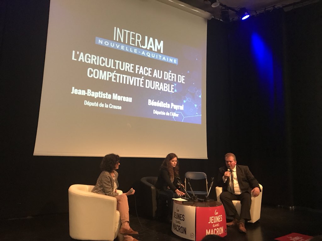 Jeunesenmarche's tweet photo. Le numérique au service de la médecine, de la culture, de la justice, de l’agriculture et de la démocratie participative : échanges riches sur l’innovation dans nos territoires à l’ #InterJAMLimoges 🌾📈
Bravo aux @JeunesMacron87 et merci aux participants et députés présents ! https://t.co/LsxdnnVFam