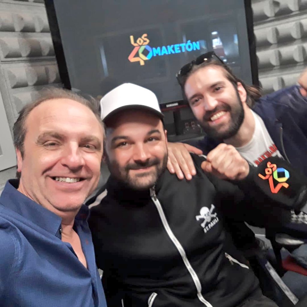 40Galicia's tweet photo. De 5 a 6 tarde no @maketon con #SalvaRonko #LOS40Vigo patrocinado por @maelocway @GabriDakidarria e #anxodakidarria nos presentan a súa #FilosofíaIncendiaria o novo de @Dakidarria e tamén xiran: @aphonnic #supernatural @StonedAtPompeii @MusculoMusica #Pólvora ou #HifiWifi https://t.co/zYOsxjEv9S