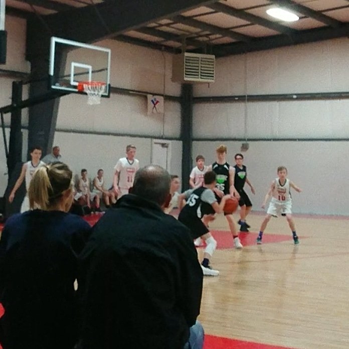 dmassary2's tweet photo. Let's go E! #aau #hoopguru https://t.co/2ncbLluEQg