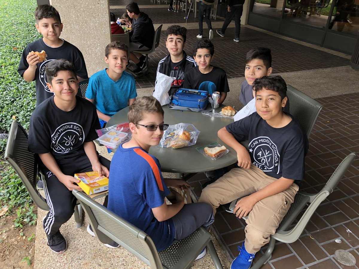 CainAVID's tweet photo. Great day with 7th grade at UT Dallas. https://t.co/frOs4aZb7Q