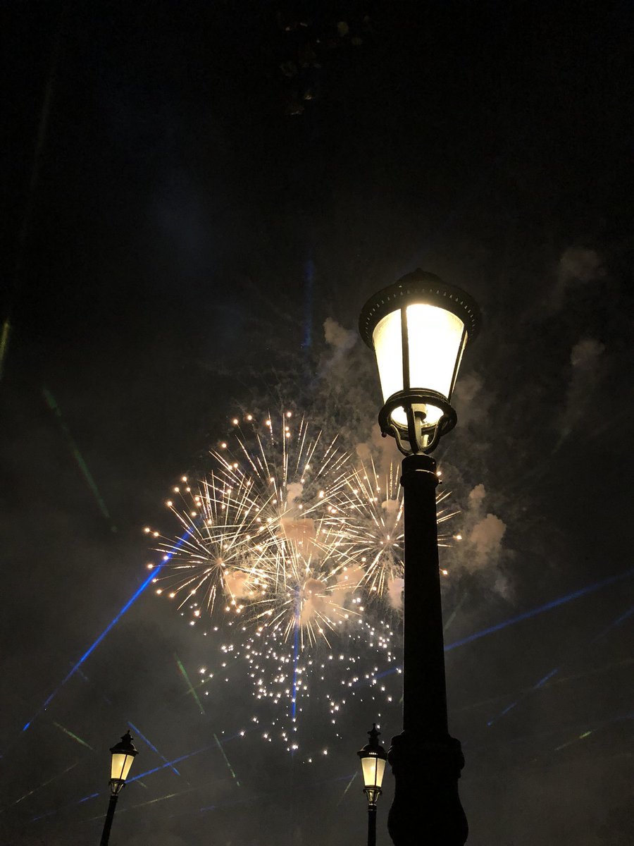 sheriwilso's tweet photo. Blue skies and beautiful fireworks at @WaltDisneyWorld Epcot! #disneyworld https://t.co/AODn0DBEEF