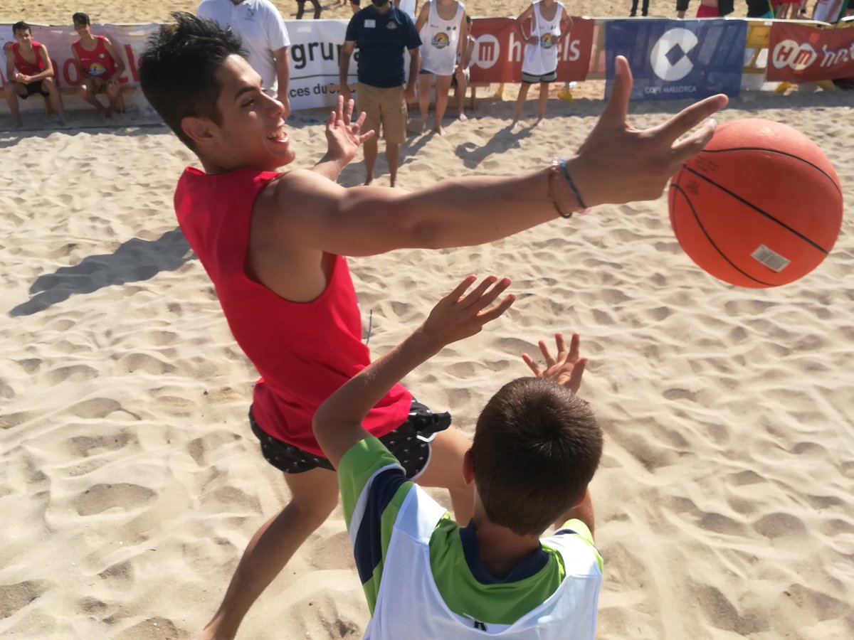 BasketPlayaPro's tweet photo. Puro #BasketPlaya 💪🏻🏀🏖️😎 en los Palma Beach Games!

@FBIBasquet @mallorcarugbyev

#InsideTheAction #BeachGames #PalmaDeMallorca #BasquetPlatja #BasketPlayaPorElMundo  #MoltesGracies #Playa #Beach #Basket #Basketball #Baloncesto #Baleares #Sport https://t.co/Rti4yWk8B7