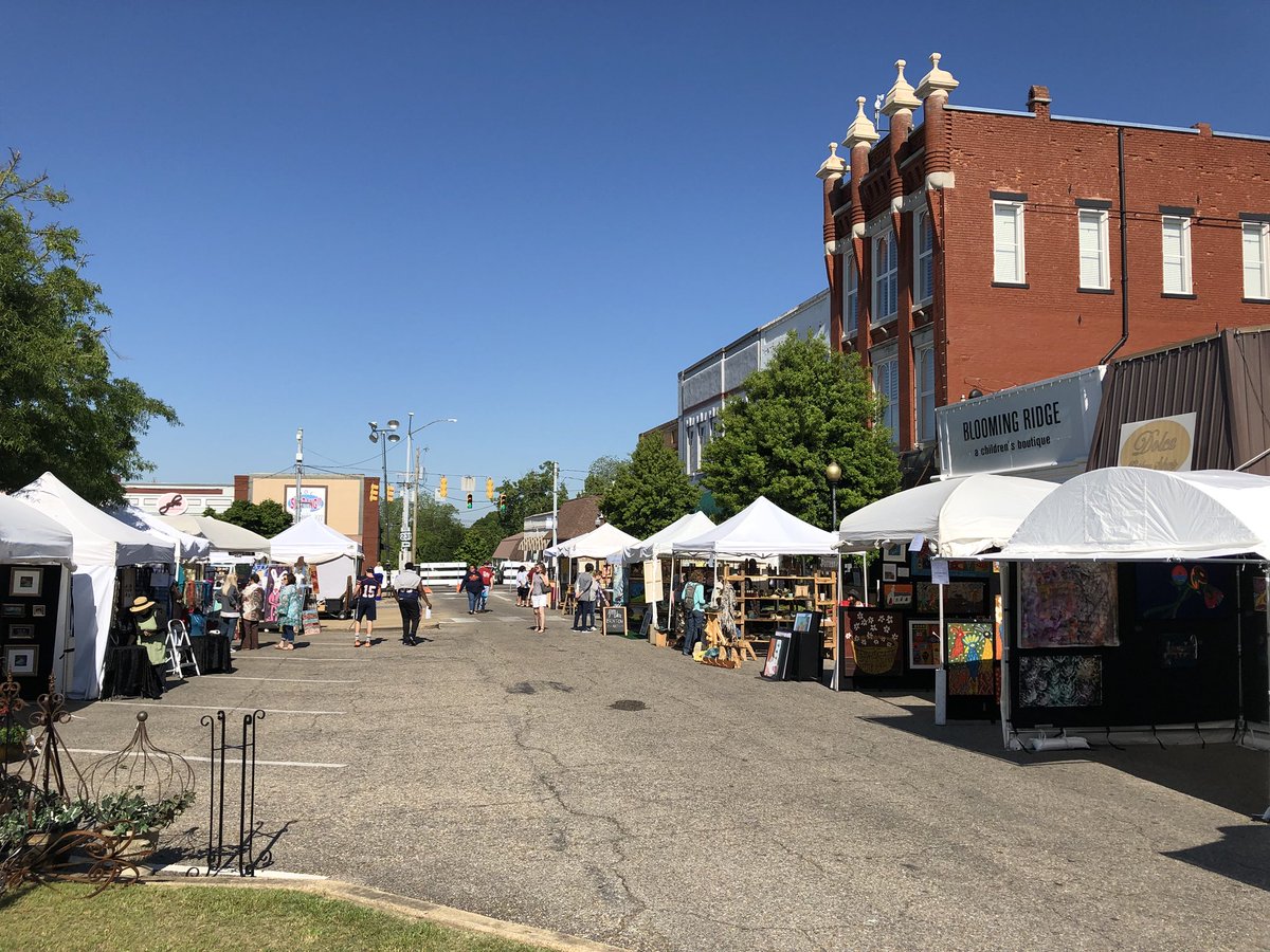 TroyFest's tweet photo. Come on out to @DowntownTroyAl  for TroyFest 2018! The weather is perfect! https://t.co/nPMznAqFyj